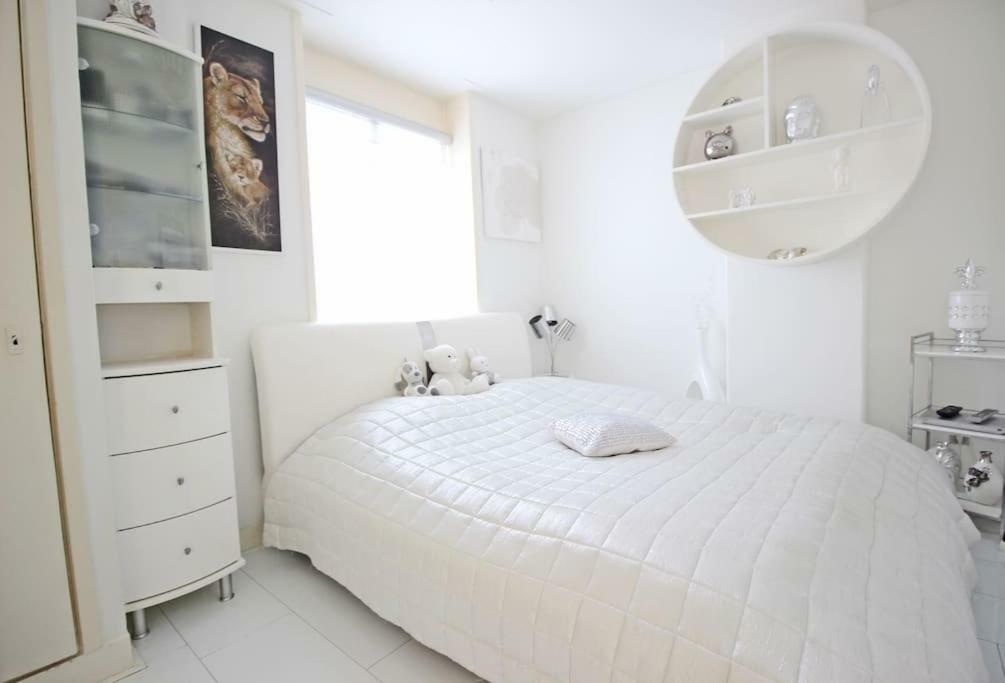 White Luxury Penthouse In City Centre アムステルダム エクステリア 写真