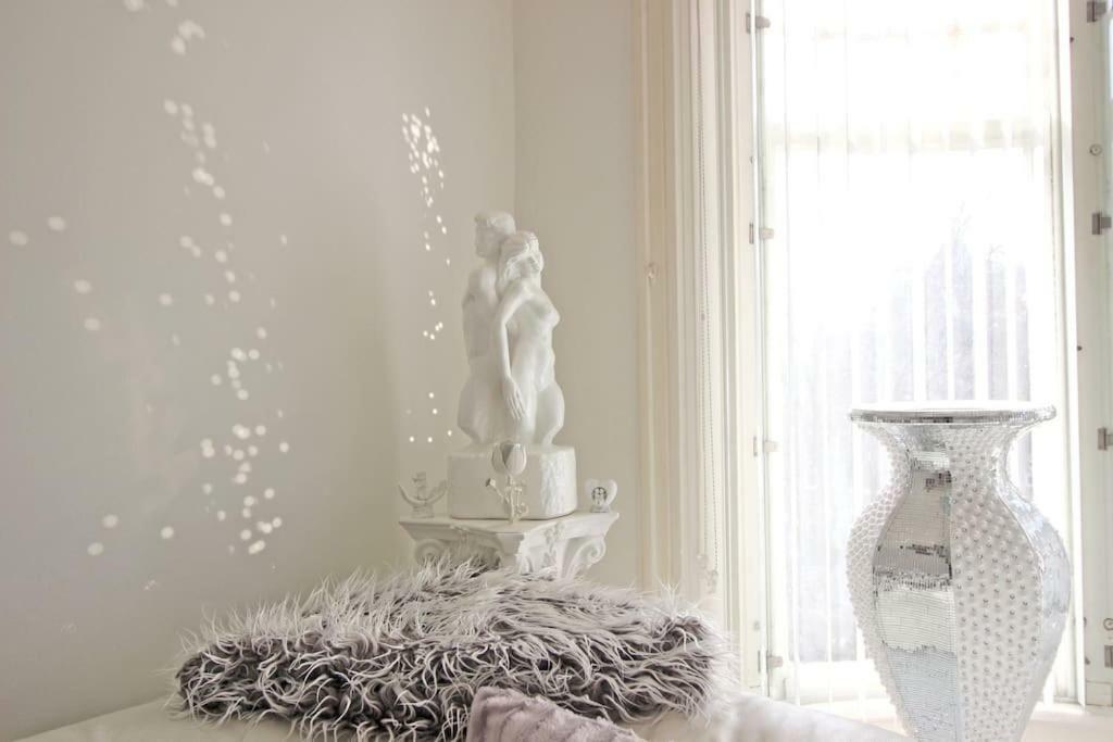 White Luxury Penthouse In City Centre アムステルダム エクステリア 写真