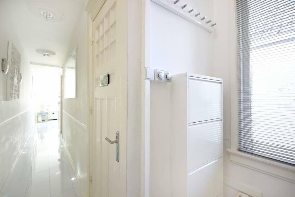 White Luxury Penthouse In City Centre アムステルダム エクステリア 写真