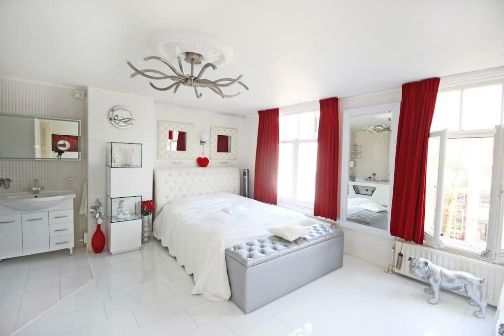 White Luxury Penthouse In City Centre アムステルダム エクステリア 写真