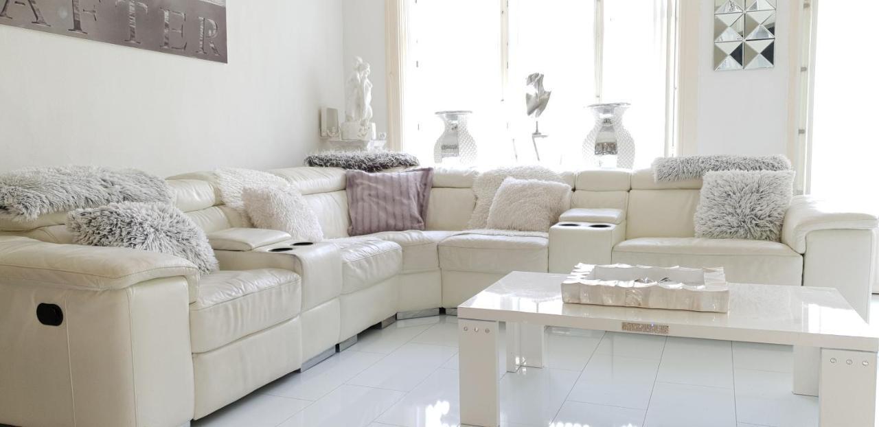 White Luxury Penthouse In City Centre アムステルダム エクステリア 写真